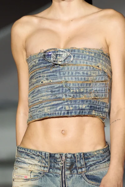 Look 10